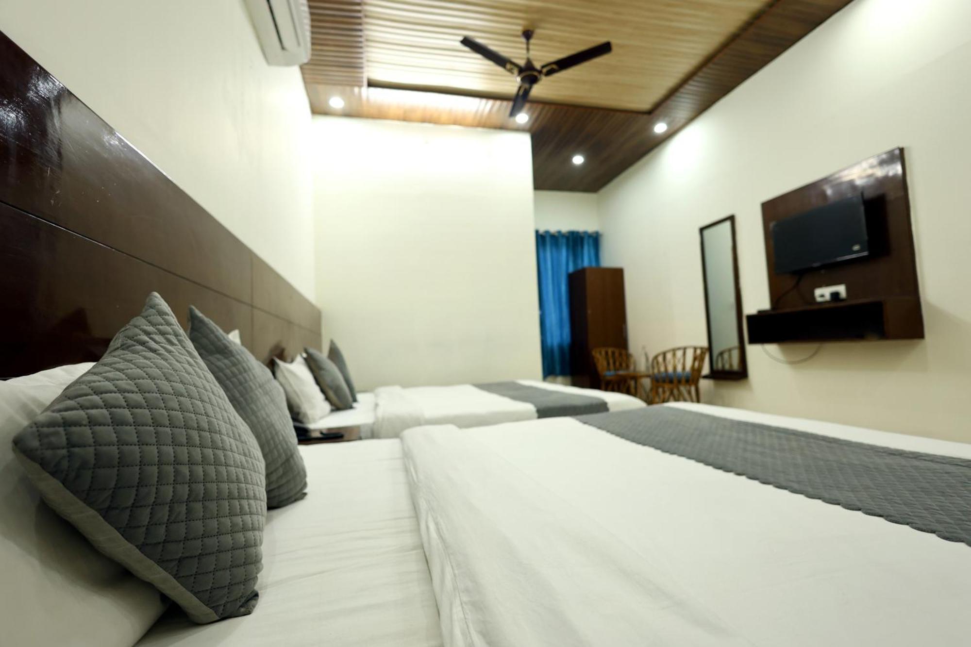 Bhagirathi By Restay Hotels Rishīkesh Esterno foto